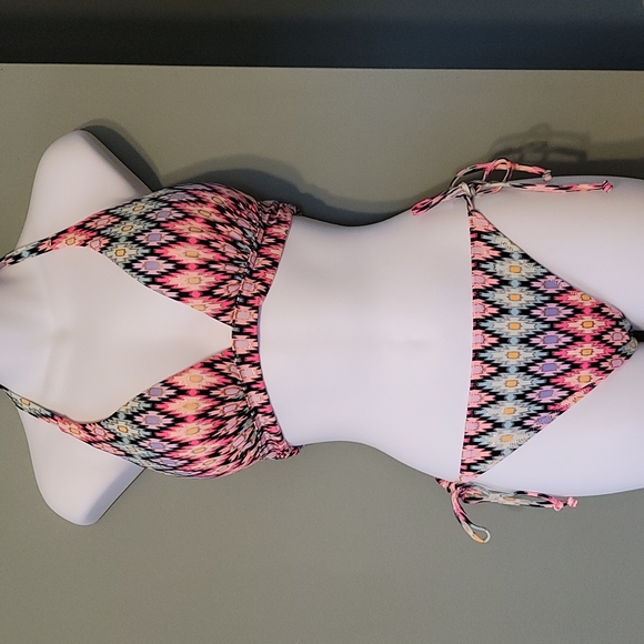 Victoria's Secret Other - Victoria’s Secret Bombshell Bikini bottoms size medium.  Aztec Ikat Foil